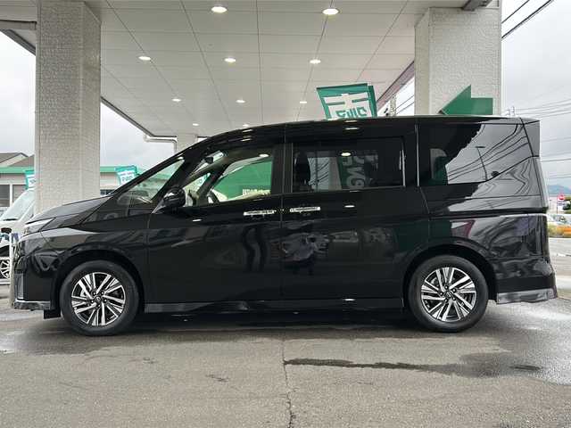 日産 セレナ e－パワー ハイウェイスター V 愛媛県 2024(令6)年 1.7万km ダイヤモンドブラック ワンオーナー/純正12.3インチナビ/フルセグTV/Bluetooth/AppleCarPlay/HDMI/プロパイロット/インテリジェントエマージェンシーブレーキ/フリップダウンモニター/両側パワースイライドドア/ハンズフリーパワースライド/純正前後ドライブレコーダー/ブラインドスポットモニター/デジタルインナーミラー/ビルトインETC2.0/置くだけ充電/スペアキーx1/保証書/取扱説明書