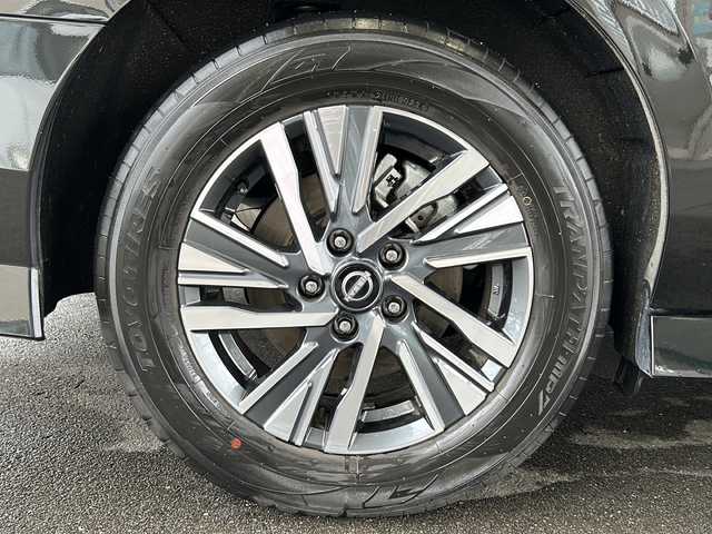 日産 セレナ e－パワー ハイウェイスター V 愛媛県 2024(令6)年 1.7万km ダイヤモンドブラック ワンオーナー/純正12.3インチナビ/フルセグTV/Bluetooth/AppleCarPlay/HDMI/プロパイロット/インテリジェントエマージェンシーブレーキ/フリップダウンモニター/両側パワースイライドドア/ハンズフリーパワースライド/純正前後ドライブレコーダー/ブラインドスポットモニター/デジタルインナーミラー/ビルトインETC2.0/置くだけ充電/スペアキーx1/保証書/取扱説明書