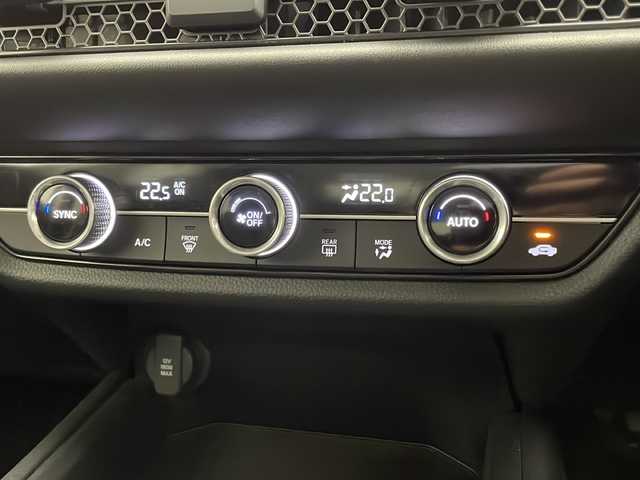 ホンダ ＺＲ－Ｖ ハイブリッド e:HEV X 宮崎県 2024(令6)年 0.4万km クリスタルブラックパール 禁煙車/ホンダセンシング/純正9型ナビTV/（LXM-247VFNi/CD/DVD/Bluetooth/フルセグTV)/純正バックカメラ/純正ドライブレコーダー/純正ビルトインETC/純正LEDオートライト/純正18インチアルミ/純正フロアマット/アダプティブクルーズコントロール/レーンディパーチャーアラート/ブラインドスポットモニター/クリアランスソナー/ダウンヒルアシストコントロール/電子パーキング/オートホールド/パワーバックドア/パドルシフト/デュアルオートエアコン/ハーフレザーシート/本革巻ハンドル/スマートキー/プッシュエンジンスタート/新車時保証書/取扱い説明書