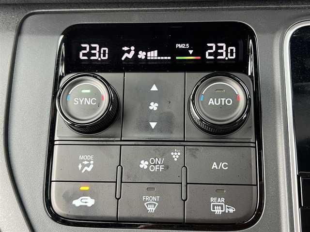 ホンダ ステップワゴン スパーダ 栃木県 2025(令7)年 0.7万km プラチナホワイトパール 禁煙車/ワンオーナー/純正ナビ/Bluetooth/フルセグTV/バックカメラ/後席モニター/ブラインドスポットインフォメーション/全列USBチャージャー/シートヒーター/オットマン/ハーフレザーシート/両側パワースライドドア/電動リアゲート/ETC2.0/パドルシフト/トリプルゾーンコントロール/HONDAセンシング/・コーナーセンサー/・クルーズコントロール/・衝突軽減システム/・アダプティブドライビングビーム/・レーンキープアシスト/・トラフィックジャムアシスト/・オートハイビーム/・カーテンエアバック/・横滑り防止機能