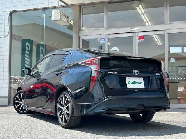 トヨタ プリウス S 徳島県 2016(平28)年 12.4万km アティチュードブラックマイカ 社外メモリナビ AVN-Z05iw/フルセグTV/Bluetooth/CD/USB/外部入力/バックカメラ/DRIVEモード/ECO/NORMAL/PWR/EVモード/社外エアロ/車両接近通報一時停止スイッチ/ステアリングスイッチ/横滑り防止装置/HIDヘッドライト/社外17インチアルミホイール/ETC/ドアバイザー/純正フロアマット/スペアキー
