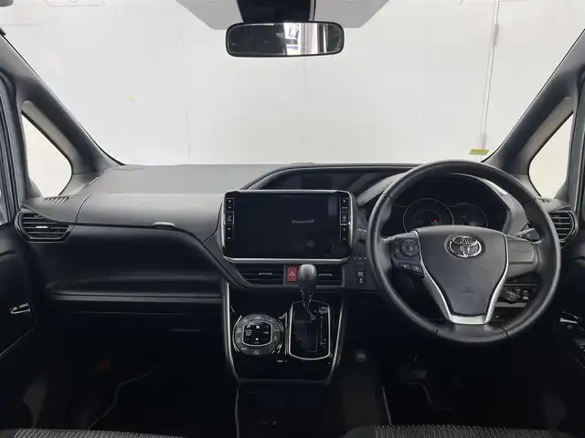 トヨタ ヴォクシー ZS 煌Ⅱ 茨城県 2020(令2)年 4.2万km ブラック 社外11型ナビ/バックカメラ/フルセグ/社外後席モニター/衝突被害軽減ブレーキ/車線逸脱抑制装置/クルーズコントロール/オートマチックハイビーム/クリアランスソナー/両側電動スライドドア/ETC/純正16インチAW/LEDヘッドライト/スマートキー
