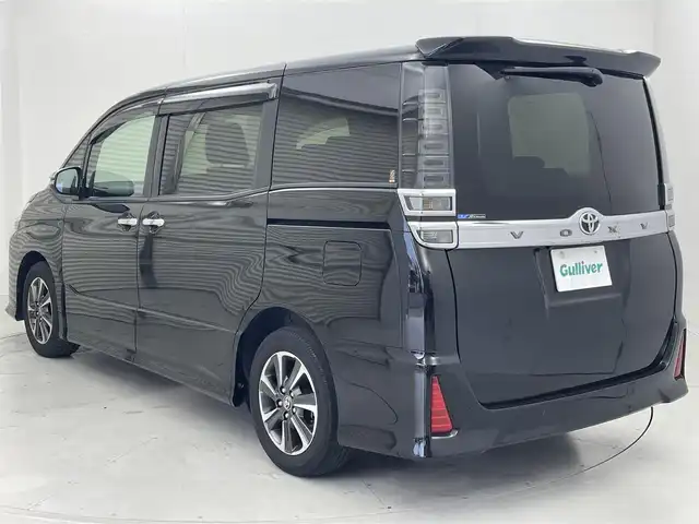 トヨタ ヴォクシー ZS 煌Ⅱ 茨城県 2020(令2)年 4.2万km ブラック 社外11型ナビ/バックカメラ/フルセグ/社外後席モニター/衝突被害軽減ブレーキ/車線逸脱抑制装置/クルーズコントロール/オートマチックハイビーム/クリアランスソナー/両側電動スライドドア/ETC/純正16インチAW/LEDヘッドライト/スマートキー