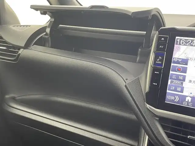 トヨタ ヴォクシー ZS 煌Ⅱ 茨城県 2020(令2)年 4.2万km ブラック 社外11型ナビ/バックカメラ/フルセグ/社外後席モニター/衝突被害軽減ブレーキ/車線逸脱抑制装置/クルーズコントロール/オートマチックハイビーム/クリアランスソナー/両側電動スライドドア/ETC/純正16インチAW/LEDヘッドライト/スマートキー