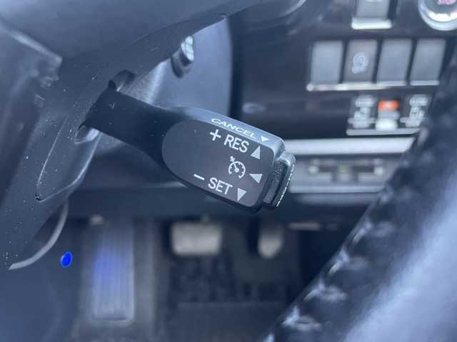 トヨタ ヴォクシー V 静岡県 2014(平26)年 7.5万km ホワイトパールクリスタルシャイン 純正９インチナビ　/・フルセグＴＶ　/・Ｂｌｕｅｔｏｏｔｈ接続　/・ＤＶＤ再生　/フリップダウンモニター　/クルーズコントロール/両側パワースライドドア　/プッシュスタート　/スマートキー　/スペアキー　/バックカメラ　/ビルトインＥＴＣ　/ＬＥＤオートライト/純正フロアマット