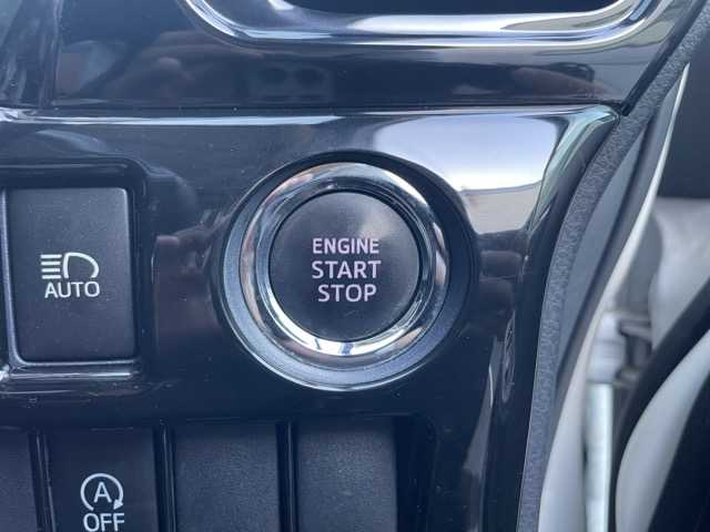 トヨタ ヴォクシー V 静岡県 2014(平26)年 7.5万km ホワイトパールクリスタルシャイン 純正９インチナビ　/・フルセグＴＶ　/・Ｂｌｕｅｔｏｏｔｈ接続　/・ＤＶＤ再生　/フリップダウンモニター　/クルーズコントロール/両側パワースライドドア　/プッシュスタート　/スマートキー　/スペアキー　/バックカメラ　/ビルトインＥＴＣ　/ＬＥＤオートライト/純正フロアマット