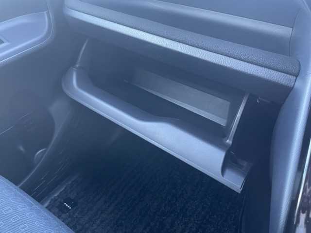 トヨタ ヴォクシー V 静岡県 2014(平26)年 7.5万km ホワイトパールクリスタルシャイン 純正９インチナビ　/・フルセグＴＶ　/・Ｂｌｕｅｔｏｏｔｈ接続　/・ＤＶＤ再生　/フリップダウンモニター　/クルーズコントロール/両側パワースライドドア　/プッシュスタート　/スマートキー　/スペアキー　/バックカメラ　/ビルトインＥＴＣ　/ＬＥＤオートライト/純正フロアマット