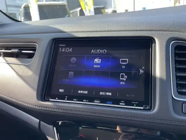 ホンダ ヴェゼル ハイブリッド Z ホンダセンシング 千葉県 2021(令3)年 2.2万km クリスタルブラックパール ホンダセンシング/・衝突軽減ブレーキ/・レーンキープアシスト/・標識認識機能/・先行車発進お知らせ機能/・アダプティブクルーズコントロール/純正8インチSDナビ【VXM-217VFEi】/・CD/DVD/MSV/Bluetooth/フルセグ/バックカメラ/ハーフレザーシート/前席シートヒーター/スマートキー/パドルシフト/リアクティブフォースペダル/純正LEDヘッドライト/フォグランプ/純正17インチアルミホイール/ビルトインETC/社外前後ドライブレコーダー/本革巻きステアリング/ドアバイザー/サイド＆カーテンエアバッグ