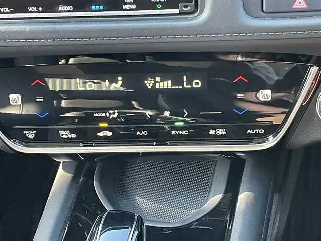 ホンダ ヴェゼル ハイブリッド Z ホンダセンシング 千葉県 2021(令3)年 2.2万km クリスタルブラックパール ホンダセンシング/・衝突軽減ブレーキ/・レーンキープアシスト/・標識認識機能/・先行車発進お知らせ機能/・アダプティブクルーズコントロール/純正8インチSDナビ【VXM-217VFEi】/・CD/DVD/MSV/Bluetooth/フルセグ/バックカメラ/ハーフレザーシート/前席シートヒーター/スマートキー/パドルシフト/リアクティブフォースペダル/純正LEDヘッドライト/フォグランプ/純正17インチアルミホイール/ビルトインETC/社外前後ドライブレコーダー/本革巻きステアリング/ドアバイザー/サイド＆カーテンエアバッグ