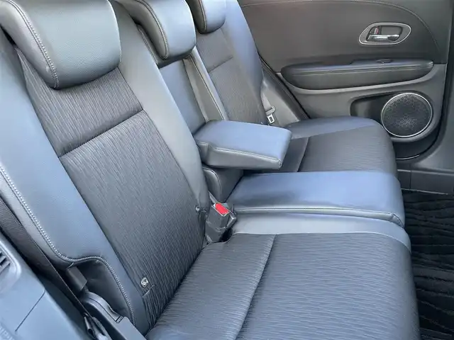 ホンダ ヴェゼル ハイブリッド Z ホンダセンシング 千葉県 2021(令3)年 2.2万km クリスタルブラックパール ホンダセンシング/・衝突軽減ブレーキ/・レーンキープアシスト/・標識認識機能/・先行車発進お知らせ機能/・アダプティブクルーズコントロール/純正8インチSDナビ【VXM-217VFEi】/・CD/DVD/MSV/Bluetooth/フルセグ/バックカメラ/ハーフレザーシート/前席シートヒーター/スマートキー/パドルシフト/リアクティブフォースペダル/純正LEDヘッドライト/フォグランプ/純正17インチアルミホイール/ビルトインETC/社外前後ドライブレコーダー/本革巻きステアリング/ドアバイザー/サイド＆カーテンエアバッグ