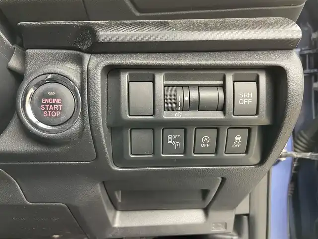 スバル インプレッサ スポーツ 1．6i－Lアイサイト 岡山県 2017(平29)年 3.7万km クォーツブルーP 純正8インチナビ(CN-LR820D)/【フルセグ/AM/FM/USB/AUX/CD/DVD】/衝突軽減ブレーキ/ブラインドスポットモニター/踏み間違い防止装置/バックカメラ/ＥＴＣ/純正ドライブレコーダー(前)/純正フロアマット/純正アルミ/ステアリング連動ヘッドランプ/コーナーセンサー/レーンキープアシスト/オートLEDヘッドライト/オートハイビーム/ドアバイザー/レベライザー/スマートキー×２