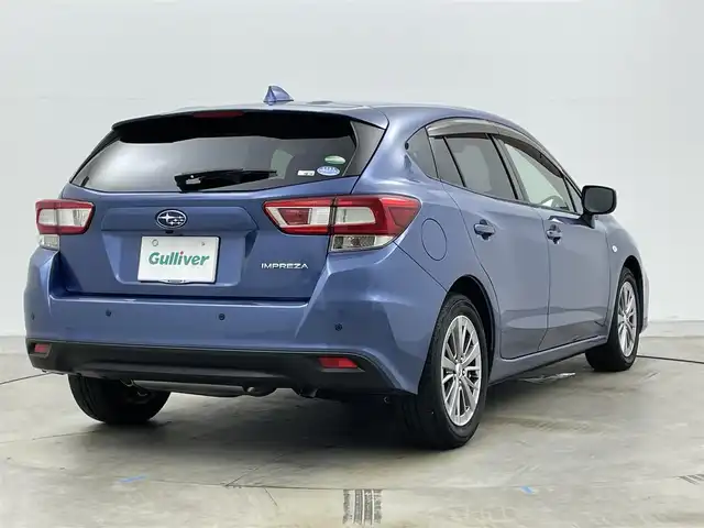 スバル インプレッサ スポーツ 1．6i－Lアイサイト 岡山県 2017(平29)年 3.7万km クォーツブルーP 純正8インチナビ(CN-LR820D)/【フルセグ/AM/FM/USB/AUX/CD/DVD】/衝突軽減ブレーキ/ブラインドスポットモニター/踏み間違い防止装置/バックカメラ/ＥＴＣ/純正ドライブレコーダー(前)/純正フロアマット/純正アルミ/ステアリング連動ヘッドランプ/コーナーセンサー/レーンキープアシスト/オートLEDヘッドライト/オートハイビーム/ドアバイザー/レベライザー/スマートキー×２