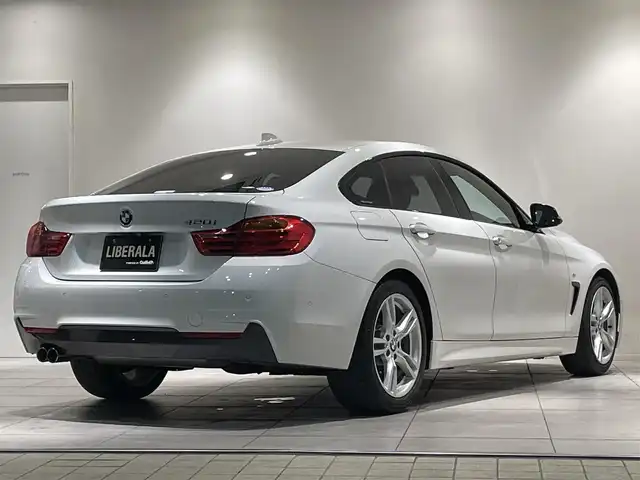 ＢＭＷ ４２０ｉ グランクーペ Mスポーツ 愛知県 2017(平29)年 3.2万km アルピンホワイトⅢ コーラル・レッドレザーシート　/シートヒーター　/コーナーＣ　/コンフォートアクセス　/ｉＤｒｉｖｅＨＤＤナビ　/バックカメラ　/Ｂｌｕｅｔｏｏｔｈ　/インテリジェントセーフティ　/ＡＣＣ　/ＬＤＷ　/ＬＫＡ　/ＢＳＭ/ミラー型ETC/パワーバックドア/プッシュスタート/ウィンカーミラー/アイドリングストップ