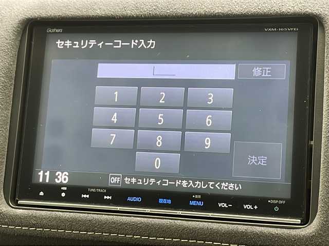ホンダ ヴェゼル ハイブリッド RS ホンダセンシング 千葉県 2016(平28)年 5.5万km クリスタルブラックパール 純正ナビ（ＶＸＭ－１６５ＶＦＥｉ）/バックカメラ/ハーフレザーシート/衝突軽減/レーダークルーズコントロール/パドルシフト/シートヒーター/革巻きステアリング/フルセグ/ＣＤ／ＤＶＤ再生/純正１８ＡＷ/電動パーキング/ブレーキホールド/ドアバイザー/LEDオートライト/フォグランプ/前後ドライブレコーダー/ドアバイザー/純正フロアマット/取扱説明書/保証書