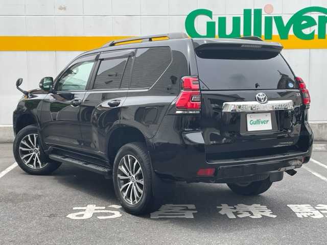 トヨタ ランドクルーザー プラド TX Lパッケージ 東京都 2019(平31)年 4.9万km ブラック セーフティセンスP/・プリクラッシュセーフティシステム/・レーンディパーチャーアラート/・オートマチックハイビーム/・レーダークルーズコントロール/社外メモリナビ【X9Z】/・DTV/BT/SD/CD/DVD/ラジオ/バックカメラ/後席ヘッドレストモニター/クリアランスソナー/電動ムーンルーフ/ブラックレザーシート/前席パワーシート/前席シートヒーター/エアシート/電動格納サードシート/純正19インチAW/ビルトインETC/ドライブレコーダー/ブラックルーフレール/ウッドコンビステアリング/ステアリングスイッチ/プッシュEgスタート/ストップ/スマートキー×2/ドアバイザー/純正フロアマット/車両取扱説明書/新車時保証書