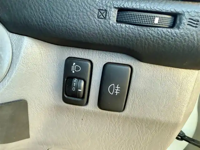 トヨタ ハイラックス サーフ SSR－X LTD 愛知県 2009(平21)年 19.2万km ホワイトパールクリスタルシャイン /禁煙車//ワンオーナー//メモリナビ//フルセグ/HDD Music/CD/AM/FM//SD/BT/iPod/PHOTO/VTR/Music stylist//ルーフレール//AC100V//ISOFIX//ヘッドライトレベライザー//リヤフォグランプ//リアウィンド開閉//オートHIDヘッドライト//LEDフォグランプ//純正ドアバイザー//バックドアイージークローザー//アダプティブドアミラー//保証書//取扱説明書//ナビ取扱説明書//スペアキー
