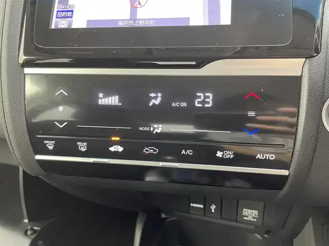 ホンダ フィット ハイブリット Fパッケージ 福井県 2014(平26)年 1.3万km ブリリアントスポーティブルーメタリック2トーン 純正ナビ/(ワンセグ/CD/MDMI/USB/Bluetooth)/バックカメラ/衝突軽減システム/ステアリングスイッチ/ETC/前方ドライブレコーダー/横滑り防止装置/電動格納ウインカーミラー/フロアマット/ドアバイザー/プッシュスタート/スマートキー/W＋サイド＋カーテンSRS＋ABS/取扱説明書