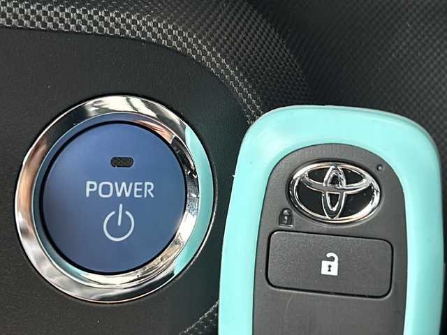 トヨタ ライズ Z 鳥取県 2025(令7)年 0.1万km シャイニングホワイトパール ワンオーナー・618Km/スマートキーx2個/全方位カメラ/ディスプレイオーディオ/フルセグ・BT/ミラーリング/純正前後ドライブレコーダー/プリクラッシュセーフティ/ブラインドスポットモニタリング/アダクティブクルーズコントロール/リアトラフィックアラート/インテリジェントソナー/スマートペタル/ワイヤレス充電器/ラゲッジマット/AC100V電源/前席シートヒーター/LEDヘッドライト/LEDバックフォグ/レインクリアブルーミラー/ETCユニット/保証書・取説・記録簿