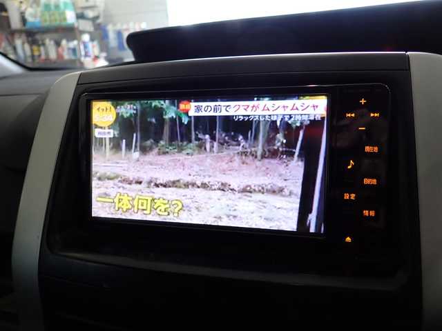 トヨタ ヴォクシー Z 千葉県 2011(平23)年 8.8万km ホワイトパールクリスタルシャイン 純正ナビゲーション/・TV/CD/AM/FM/バックカメラ/ビルトインETC/オートライト/フォグライト/電動格納ミラー/ステアリングスイッチ/純正16インチAW/純正フロアマット/ドアバイザー/取扱説明書/保証書