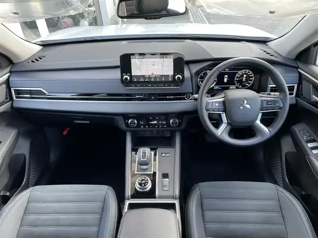 三菱 アウトランダー ＰＨＥＶ G 東京都 2024(令6)年 0.4万km ホワイトダイヤモンド FSRエアロ/純正ナビ/マルチアラウンドモニター/衝突被害軽減/後側方車両検知警報/マイパイロット/シートヒーター/パワーシート/パワーバックドア/ワイヤレス充電器/ステアリングスイッチ/スマートキー