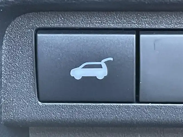 三菱 アウトランダー ＰＨＥＶ G 東京都 2024(令6)年 0.4万km ホワイトダイヤモンド FSRエアロ/純正ナビ/マルチアラウンドモニター/衝突被害軽減/後側方車両検知警報/マイパイロット/シートヒーター/パワーシート/パワーバックドア/ワイヤレス充電器/ステアリングスイッチ/スマートキー