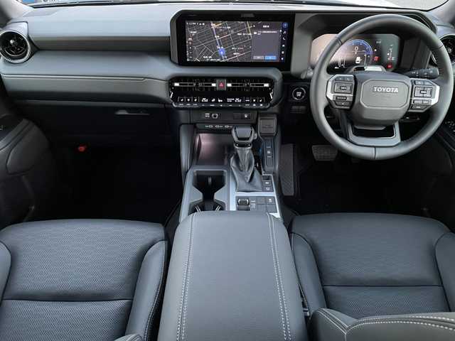 トヨタ ランドクルーザー ２５０ VX 広島県 2024(令6)年 0.1千km プラチナホワイトパールマイカ 登録時走行距離60km/ワンオーナー/アドバンストドライブ/サンルーフ/純正ナビ（HDMI/フルセグTV/Bluetooth）/全方位モニター/ETC2.0/デジタルインナーミラー/ルーフレール/黒レザーシート/・シートヒーター/・エアシート/・パワーシート/衝突被害軽減ブレーキ/車線逸脱警報/オートマチックハイビーム/ブラインドスポットモニター/レーダークルーズコントロール/コーナーセンサー/ステアリングヒーター/パワーバックドア/スペアキー