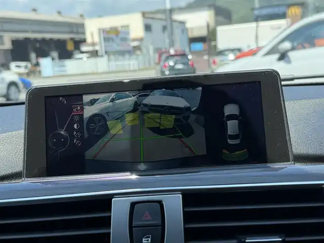 ＢＭＷ ３２０ｉ ラグジュアリー 静岡県 2014(平26)年 8.1万km サファイアブラックP レザーシート/純正ナビ/(CD/DVD/Bluetooth/フルセグ)/衝突被害軽減システム/バックカメラ/アダプティブクルーズコントロール/レーンキープアシスト/メモリー付パワーシート/シートヒーター/スマートキー/ETC/フロアマット/純正17インチアルミホイール/フロントフォグランプ