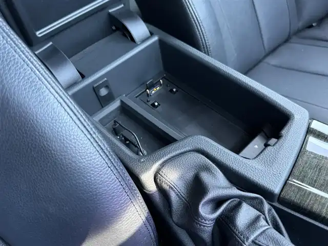 ＢＭＷ ３２０ｉ ラグジュアリー 静岡県 2014(平26)年 8.1万km サファイアブラックP レザーシート/純正ナビ/(CD/DVD/Bluetooth/フルセグ)/衝突被害軽減システム/バックカメラ/アダプティブクルーズコントロール/レーンキープアシスト/メモリー付パワーシート/シートヒーター/スマートキー/ETC/フロアマット/純正17インチアルミホイール/フロントフォグランプ