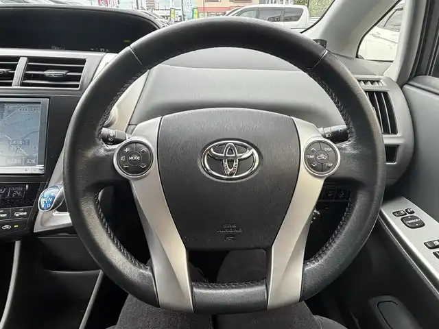 トヨタ プリウス α G チューンブラック 宮城県 2013(平25)年 6.5万km パール 登録時走行距離　６４１２８ｋｍ/DVD・AM・FM・BT/ガラスルーフ/電動ミラー/オートPW/社外AW１８インチO.Zナットカバー/純正ドアバイザー/プッシュスタート/パワーステアリング/アイドリングストップ/Bluetooth接続/ABSサポート/横滑り防止装置/LEDオートライト