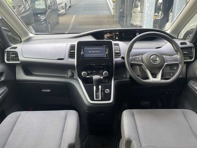 日産 セレナ X Vセレクション 広島県 2017(平29)年 6.8万km ブリリアントホワイトパール 禁煙/エマージェンシーブレーキ/純正ナビ/CD/DVD/DTV/Bluetooth/純正フリップダウンモニター/両側パワースライドドア/クルーズコントロール/ビルトインETC/純正フロアマット/ドアバイザー/アイドリングストップ/社外アルミホイール/ステアリングスイッチ/スマートキー/スペアキー