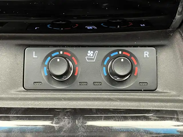 トヨタ ヴェルファイア ハイブリット ZR Gエディション 愛知県 2020(令2)年 5.9万km ブラック メーカーナビ　リヤエンターテイメント　三眼ＬＥＤ　ＪＢＬ　全方位カメラ　パーキングアシスト　シートヒーター　ＨＤＭＩ　追従クルコン　フルセグＴＶ　BSM　ＥＴＣ　ドラレコ　セーフティセンス　禁煙　DVD再生　メモリーシート　両側パワスラ　コーナーセンサー　ステアイングヒーター　エアシート　パワーシート　Bluetooth　USB接続　パワーバックドア　オートハイビーム　衝突軽減　車線逸脱　社外LEONISアルミ　プッシュスタート　スマートキー　