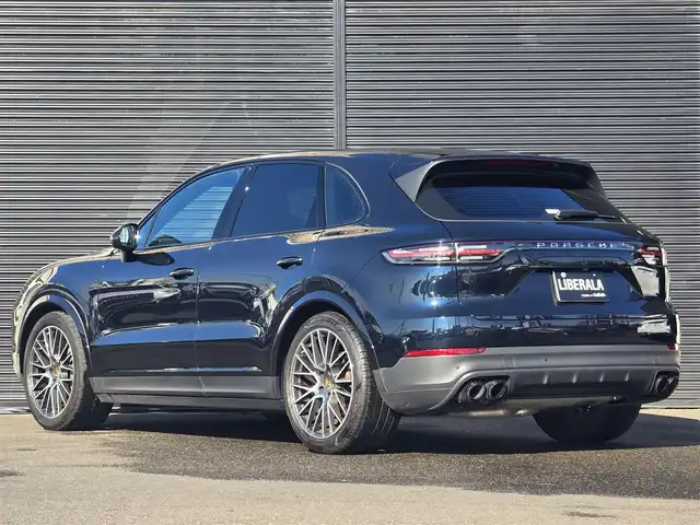 ポルシェ カイエン S 山梨県 2019(平31)年 2.8万km 紺 スポクロ　/黒革　/ＰＤＬＳ　/ＰＡＳＭ　/スパイダー２１ＡＷ　/4ZクライメントC　/ＰＣＭナビ　/ＡＣＣ　/ＢＳＡ　/ＬＫＡ　/Ｐシート　/シートＨ　/３６０カメラ/カープレイ　/前後ドラレコ　/Aハイビーム　/Pバックドア