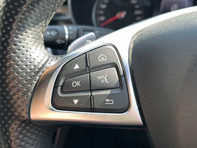 メルセデス・ベンツ Ｃ１８０ ワゴン スポーツ 兵庫県 2014(平26)年 2.8万km 黒 取扱説明書/保証書/純正ディーラーOPナビ（フルセグ/Bluetooth/SD/DISC/AM/FM）/プッシュスタート/パドルシフト/アイドリングストップ/スマートキー×２/ETC/ドライブレコーダー/ASSURAレーダー/バックカメラ/パワーシート/シートメモリー/シートヒーター/純正フロアマット/純正アルミホイール/ルーフレール/パワーバックドア/アンビエントライト/ステアリングアシスト/レーンディパーチャーウォーニング/パークトロニック/インテリジェントライトシステム/クルーズコントロール/プリセーフブレーキ/ブラインドスポットアシスト/アテンションアシスト/HUD