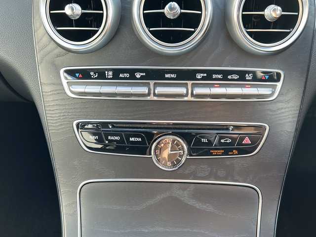 メルセデス・ベンツ Ｃ１８０ ワゴン スポーツ 兵庫県 2014(平26)年 2.8万km 黒 取扱説明書/保証書/純正ディーラーOPナビ（フルセグ/Bluetooth/SD/DISC/AM/FM）/プッシュスタート/パドルシフト/アイドリングストップ/スマートキー×２/ETC/ドライブレコーダー/ASSURAレーダー/バックカメラ/パワーシート/シートメモリー/シートヒーター/純正フロアマット/純正アルミホイール/ルーフレール/パワーバックドア/アンビエントライト/ステアリングアシスト/レーンディパーチャーウォーニング/パークトロニック/インテリジェントライトシステム/クルーズコントロール/プリセーフブレーキ/ブラインドスポットアシスト/アテンションアシスト/HUD