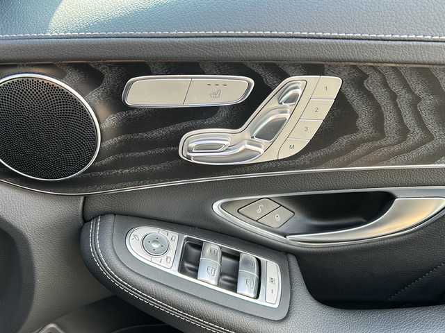 メルセデス・ベンツ Ｃ１８０ ワゴン スポーツ 兵庫県 2014(平26)年 2.8万km 黒 取扱説明書/保証書/純正ディーラーOPナビ（フルセグ/Bluetooth/SD/DISC/AM/FM）/プッシュスタート/パドルシフト/アイドリングストップ/スマートキー×２/ETC/ドライブレコーダー/ASSURAレーダー/バックカメラ/パワーシート/シートメモリー/シートヒーター/純正フロアマット/純正アルミホイール/ルーフレール/パワーバックドア/アンビエントライト/ステアリングアシスト/レーンディパーチャーウォーニング/パークトロニック/インテリジェントライトシステム/クルーズコントロール/プリセーフブレーキ/ブラインドスポットアシスト/アテンションアシスト/HUD