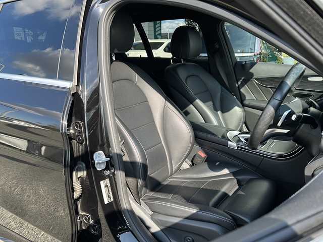 メルセデス・ベンツ Ｃ１８０ ワゴン スポーツ 兵庫県 2014(平26)年 2.8万km 黒 取扱説明書/保証書/純正ディーラーOPナビ（フルセグ/Bluetooth/SD/DISC/AM/FM）/プッシュスタート/パドルシフト/アイドリングストップ/スマートキー×２/ETC/ドライブレコーダー/ASSURAレーダー/バックカメラ/パワーシート/シートメモリー/シートヒーター/純正フロアマット/純正アルミホイール/ルーフレール/パワーバックドア/アンビエントライト/ステアリングアシスト/レーンディパーチャーウォーニング/パークトロニック/インテリジェントライトシステム/クルーズコントロール/プリセーフブレーキ/ブラインドスポットアシスト/アテンションアシスト/HUD