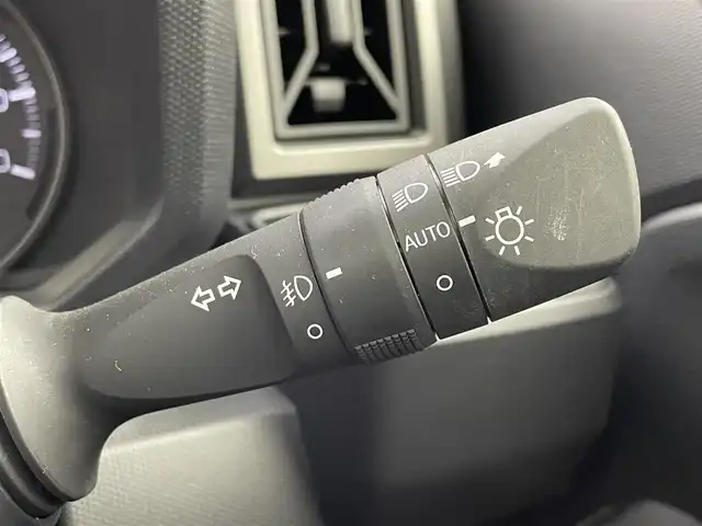 ダイハツ タフト G ターボ ダーククロムベンチャー 宮城県 2023(令5)年 0.6万km シャイニングホワイトパール 純正7インチナビ/全方位カメラ/ガラスルーフ/アダプティブクルーズコントロール/レーンアシスト/障害物センサー/電動パーキング/オートブレーキホールド/衝突軽減/アイドリングストップ/横滑り防止/ステアリングスイッチ/シートヒーター/オートライト/スマートキー/プッシュスタート/LEDライト/純正アルミホイール/スペアキー１本/禁煙車