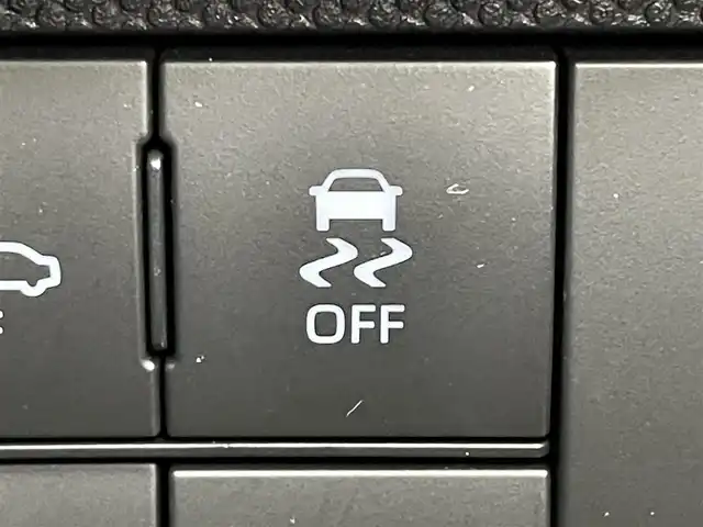 ダイハツ タフト G ターボ ダーククロムベンチャー 宮城県 2023(令5)年 0.6万km シャイニングホワイトパール 純正7インチナビ/全方位カメラ/ガラスルーフ/アダプティブクルーズコントロール/レーンアシスト/障害物センサー/電動パーキング/オートブレーキホールド/衝突軽減/アイドリングストップ/横滑り防止/ステアリングスイッチ/シートヒーター/オートライト/スマートキー/プッシュスタート/LEDライト/純正アルミホイール/スペアキー１本/禁煙車