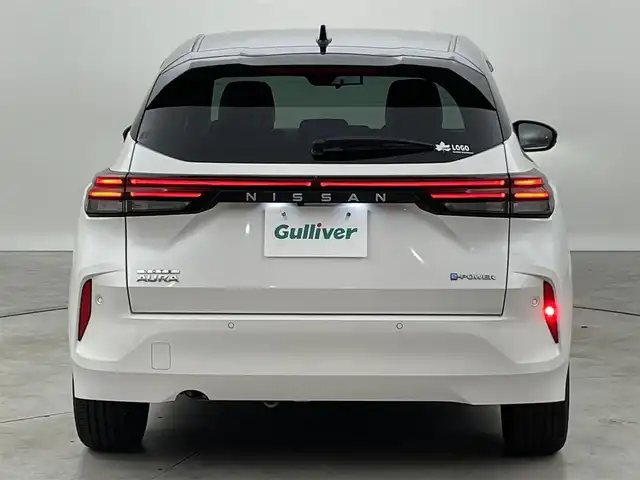 日産 オーラ G レザーエディション 福岡県 2022(令4)年 6.1万km ピュアホワイトパール / スーパーブラック 2トーン 純正９型ＤＡ　/全方位カメラ　/エマージェンシーブレーキ　/プロパイロット　/レーンキープ　/コーナーセンサー　/ＢＯＳＥサウンド　/シートヒーター　/ステアリングヒーター　/置くだけ充電　/ＢＳＭ　/ＥＴＣ２．０　/ＬＥＤ