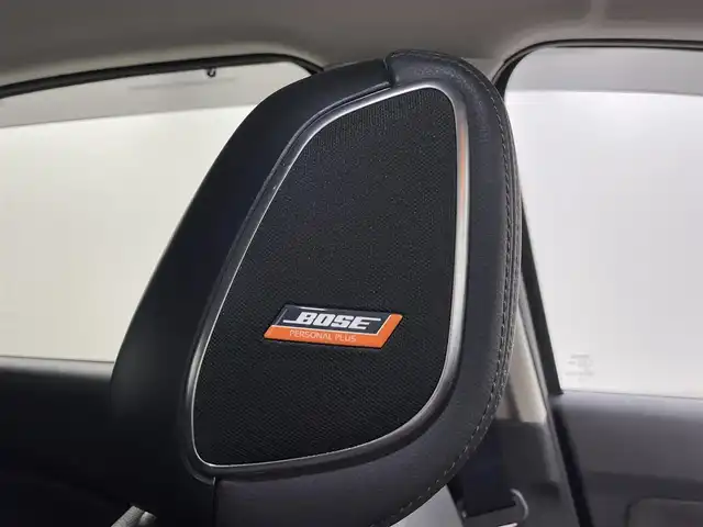 日産 オーラ G レザーエディション 福岡県 2022(令4)年 6.1万km ピュアホワイトパール / スーパーブラック 2トーン 純正９型ＤＡ　/全方位カメラ　/エマージェンシーブレーキ　/プロパイロット　/レーンキープ　/コーナーセンサー　/ＢＯＳＥサウンド　/シートヒーター　/ステアリングヒーター　/置くだけ充電　/ＢＳＭ　/ＥＴＣ２．０　/ＬＥＤ