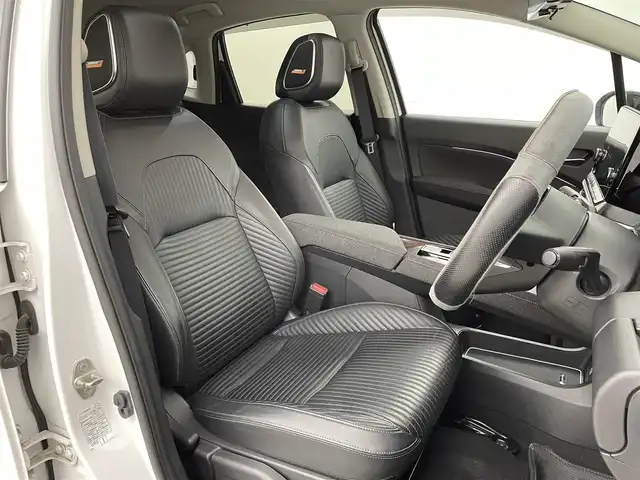 日産 オーラ G レザーエディション 福岡県 2022(令4)年 6.1万km ピュアホワイトパール / スーパーブラック 2トーン 純正９型ＤＡ　/全方位カメラ　/エマージェンシーブレーキ　/プロパイロット　/レーンキープ　/コーナーセンサー　/ＢＯＳＥサウンド　/シートヒーター　/ステアリングヒーター　/置くだけ充電　/ＢＳＭ　/ＥＴＣ２．０　/ＬＥＤ