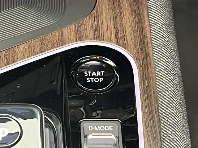 日産 オーラ G レザーエディション 福岡県 2022(令4)年 6.1万km ピュアホワイトパール / スーパーブラック 2トーン 純正９型ＤＡ　/全方位カメラ　/エマージェンシーブレーキ　/プロパイロット　/レーンキープ　/コーナーセンサー　/ＢＯＳＥサウンド　/シートヒーター　/ステアリングヒーター　/置くだけ充電　/ＢＳＭ　/ＥＴＣ２．０　/ＬＥＤ