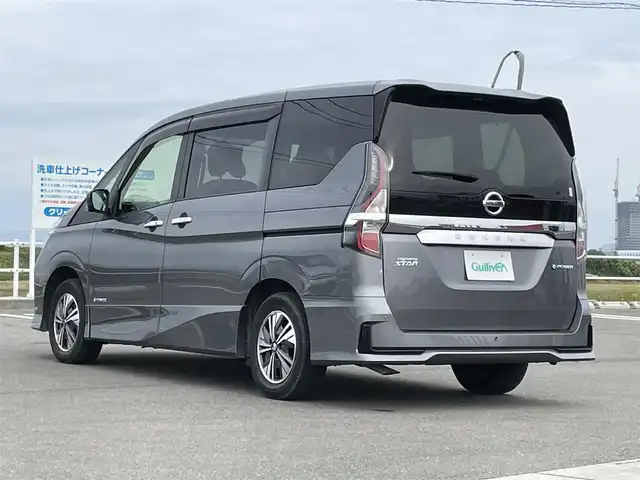 日産 セレナ e－パワー ハイウェイスター V 佐賀県 2022(令4)年 1.9万km ダークメタルグレー 純正10インチナビゲーション/AM/FM/CD/DVD/Bluetooth/フルセグテレビ/純正フリップダウンモニター/アラウンドビューモニター/インテリジェントルームミラー/純正ドライブレコーダー/ETC/両側パワースライドドア/電子パーキングブレーキ/・オートブレーキホールド/LEDヘッドライト/・オートマチックハイビーム/純正15インチアルミホイール/純正フロアマット/プロパイロット/革巻きステアリング/・ステアリングリモコン/ロールサンシェード/スマートキー/・プッシュスタート/スペアキー１本