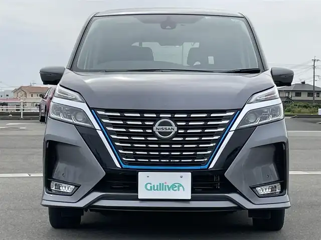 日産 セレナ e－パワー ハイウェイスター V 佐賀県 2022(令4)年 1.9万km ダークメタルグレー 純正10インチナビゲーション/AM/FM/CD/DVD/Bluetooth/フルセグテレビ/純正フリップダウンモニター/アラウンドビューモニター/インテリジェントルームミラー/純正ドライブレコーダー/ETC/両側パワースライドドア/電子パーキングブレーキ/・オートブレーキホールド/LEDヘッドライト/・オートマチックハイビーム/純正15インチアルミホイール/純正フロアマット/プロパイロット/革巻きステアリング/・ステアリングリモコン/ロールサンシェード/スマートキー/・プッシュスタート/スペアキー１本