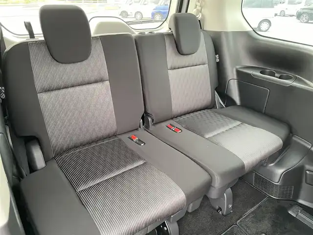 日産 セレナ e－パワー ハイウェイスター V 佐賀県 2022(令4)年 1.9万km ダークメタルグレー 純正10インチナビゲーション/AM/FM/CD/DVD/Bluetooth/フルセグテレビ/純正フリップダウンモニター/アラウンドビューモニター/インテリジェントルームミラー/純正ドライブレコーダー/ETC/両側パワースライドドア/電子パーキングブレーキ/・オートブレーキホールド/LEDヘッドライト/・オートマチックハイビーム/純正15インチアルミホイール/純正フロアマット/プロパイロット/革巻きステアリング/・ステアリングリモコン/ロールサンシェード/スマートキー/・プッシュスタート/スペアキー１本