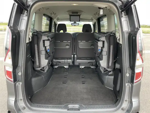 日産 セレナ e－パワー ハイウェイスター V 佐賀県 2022(令4)年 1.9万km ダークメタルグレー 純正10インチナビゲーション/AM/FM/CD/DVD/Bluetooth/フルセグテレビ/純正フリップダウンモニター/アラウンドビューモニター/インテリジェントルームミラー/純正ドライブレコーダー/ETC/両側パワースライドドア/電子パーキングブレーキ/・オートブレーキホールド/LEDヘッドライト/・オートマチックハイビーム/純正15インチアルミホイール/純正フロアマット/プロパイロット/革巻きステアリング/・ステアリングリモコン/ロールサンシェード/スマートキー/・プッシュスタート/スペアキー１本