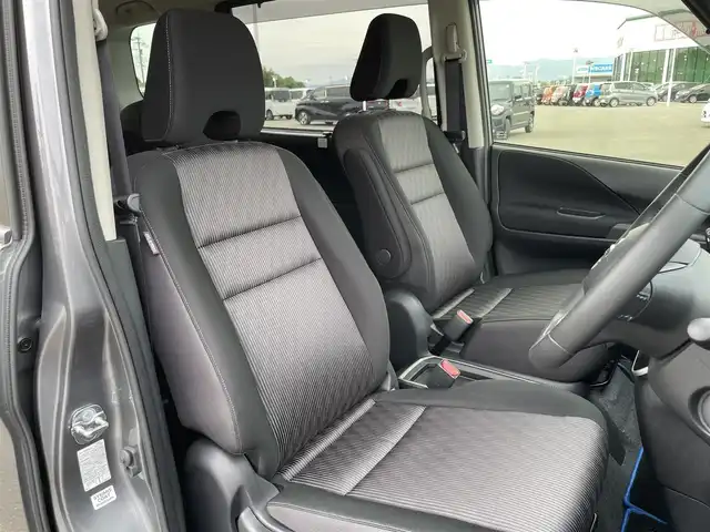 日産 セレナ e－パワー ハイウェイスター V 佐賀県 2022(令4)年 1.9万km ダークメタルグレー 純正10インチナビゲーション/AM/FM/CD/DVD/Bluetooth/フルセグテレビ/純正フリップダウンモニター/アラウンドビューモニター/インテリジェントルームミラー/純正ドライブレコーダー/ETC/両側パワースライドドア/電子パーキングブレーキ/・オートブレーキホールド/LEDヘッドライト/・オートマチックハイビーム/純正15インチアルミホイール/純正フロアマット/プロパイロット/革巻きステアリング/・ステアリングリモコン/ロールサンシェード/スマートキー/・プッシュスタート/スペアキー１本