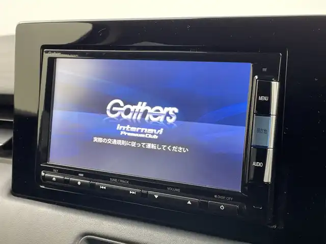 ホンダ ヴェゼル ハイブリッド e:HEV X 新潟県 2021(令3)年 4.2万km サンドカーキパール 4WD/純正メモリナビ【VXM-152VFi】/　フルセグTV/Bluetooth/CD/DVD/USB/ホンダセンシング/・衝突被害軽減ブレーキ/・踏み間違え衝突軽減システム/・急アクセル抑制機能/・歩行者事故低減ステアリング/・路外逸脱抑制機能/・レーダークルーズコントロール/・車線維持支援システム(LKAS)/・トラフィックジャムアシスト(渋滞運転支援機能)/・先行車発進お知らせ機能/・標識認識機能/・オートハイビーム/・パーキングセンサーシステム/前後コーナーセンサー/前席シートヒーター/バックモニター/ヒルディセントコントロール/LEDヘッドライト/パドルシフト