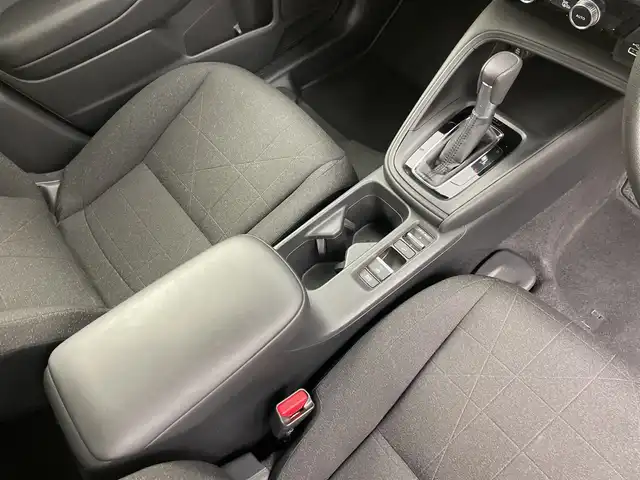 ホンダ ヴェゼル ハイブリッド e:HEV X 新潟県 2021(令3)年 4.2万km サンドカーキパール 4WD/純正メモリナビ【VXM-152VFi】/　フルセグTV/Bluetooth/CD/DVD/USB/ホンダセンシング/・衝突被害軽減ブレーキ/・踏み間違え衝突軽減システム/・急アクセル抑制機能/・歩行者事故低減ステアリング/・路外逸脱抑制機能/・レーダークルーズコントロール/・車線維持支援システム(LKAS)/・トラフィックジャムアシスト(渋滞運転支援機能)/・先行車発進お知らせ機能/・標識認識機能/・オートハイビーム/・パーキングセンサーシステム/前後コーナーセンサー/前席シートヒーター/バックモニター/ヒルディセントコントロール/LEDヘッドライト/パドルシフト