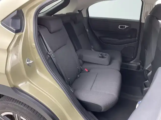 ホンダ ヴェゼル ハイブリッド e:HEV X 新潟県 2021(令3)年 4.2万km サンドカーキパール 4WD/純正メモリナビ【VXM-152VFi】/　フルセグTV/Bluetooth/CD/DVD/USB/ホンダセンシング/・衝突被害軽減ブレーキ/・踏み間違え衝突軽減システム/・急アクセル抑制機能/・歩行者事故低減ステアリング/・路外逸脱抑制機能/・レーダークルーズコントロール/・車線維持支援システム(LKAS)/・トラフィックジャムアシスト(渋滞運転支援機能)/・先行車発進お知らせ機能/・標識認識機能/・オートハイビーム/・パーキングセンサーシステム/前後コーナーセンサー/前席シートヒーター/バックモニター/ヒルディセントコントロール/LEDヘッドライト/パドルシフト